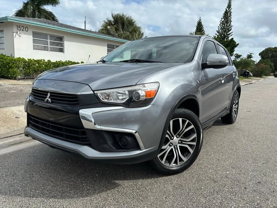 2016 Mitsubishi Outlander - Image 2 of 6