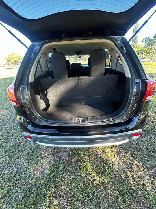 2016 Mitsubishi Outlander - Image 7 of 12
