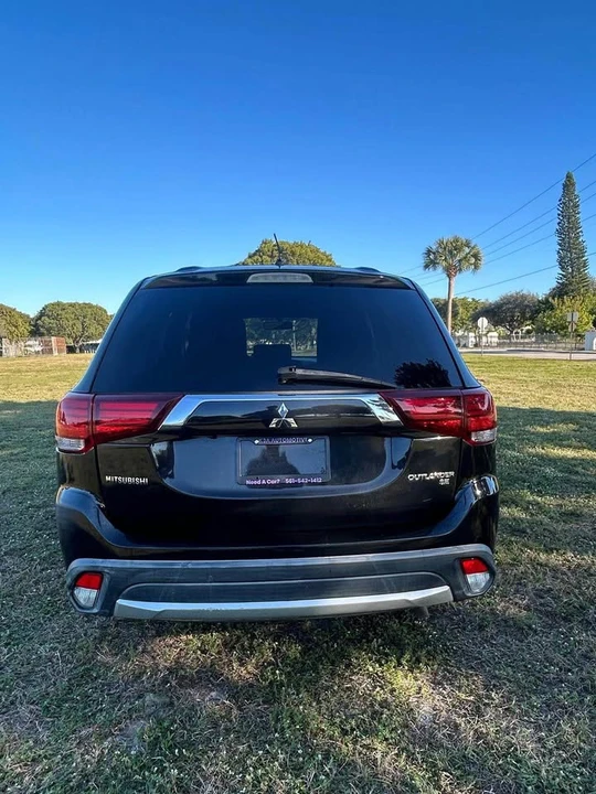 2016 Mitsubishi Outlander - Image 6 of 12