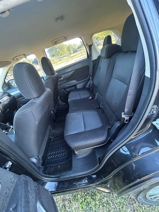 2016 Mitsubishi Outlander - Image 8 of 12