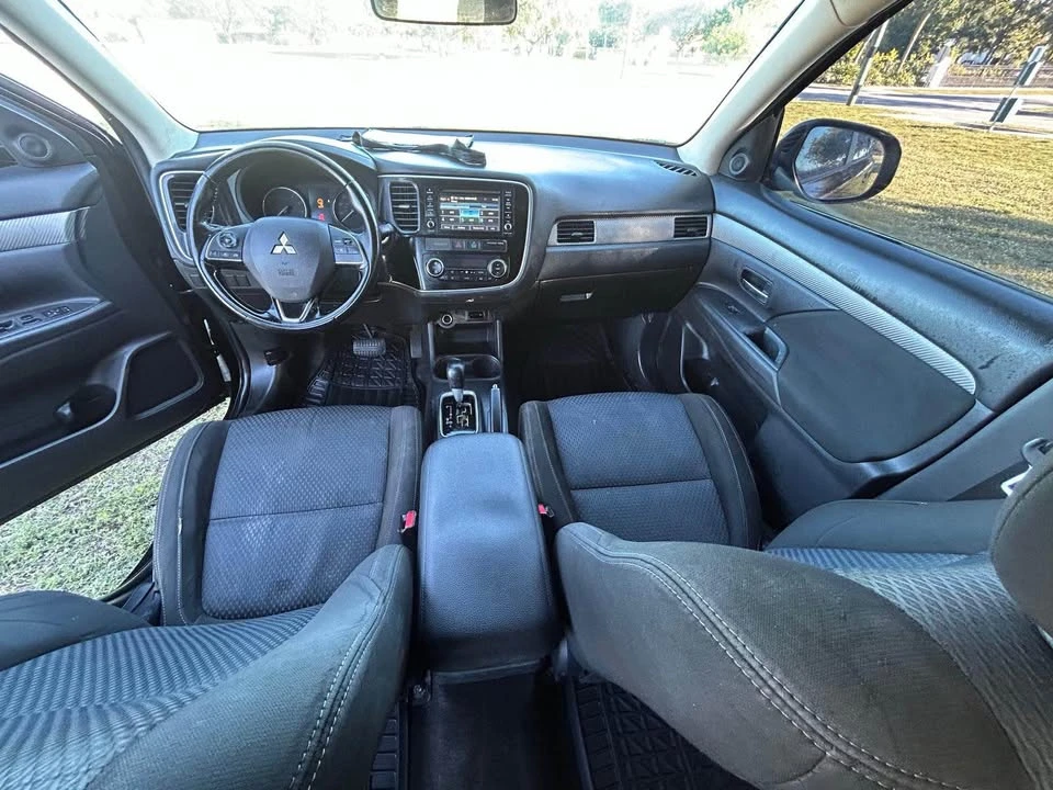 2016 Mitsubishi Outlander - Image 9 of 12