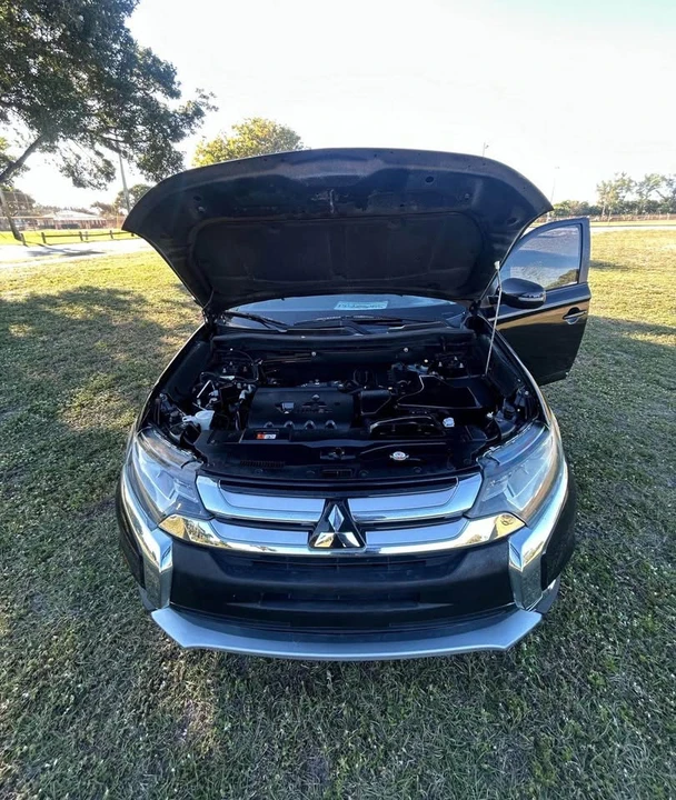 2016 Mitsubishi Outlander - Image 12 of 12