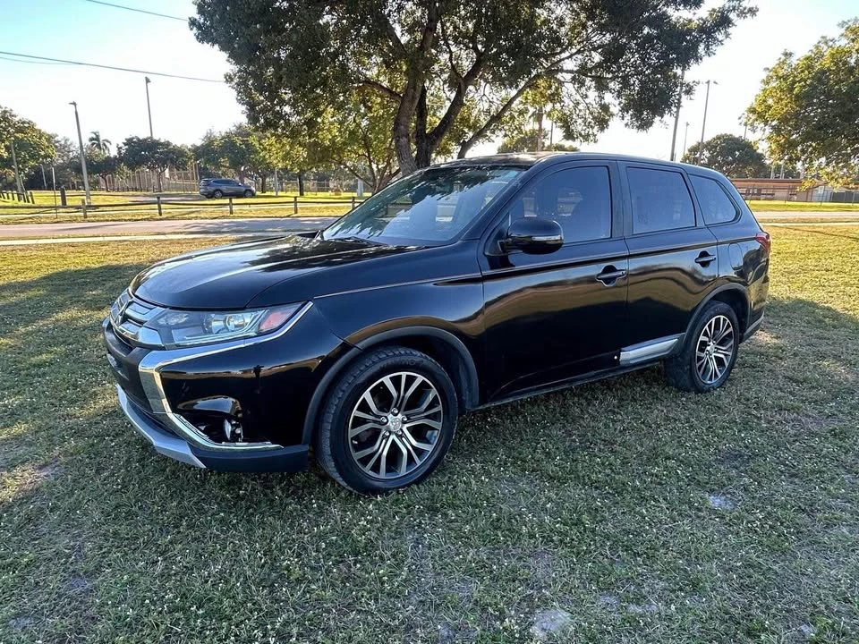 2016 Mitsubishi Outlander - Image 4 of 12