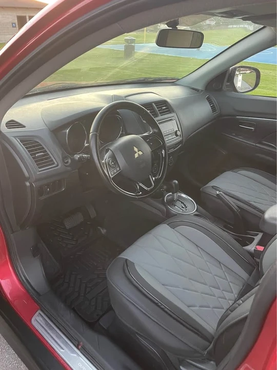 2016 Mitsubishi Outlander - Image 9 of 17