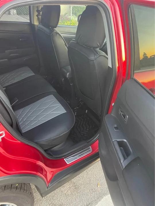 2016 Mitsubishi Outlander - Image 13 of 17
