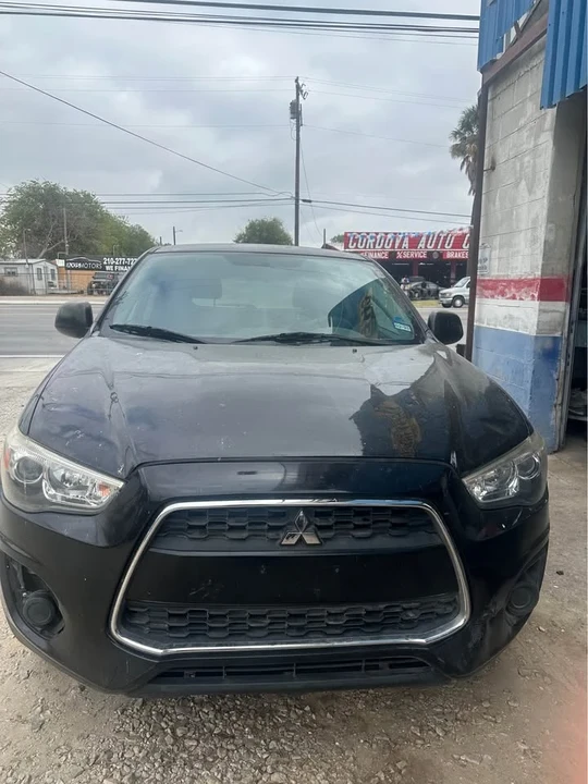 2016 Mitsubishi Outlander - Image 4 of 4