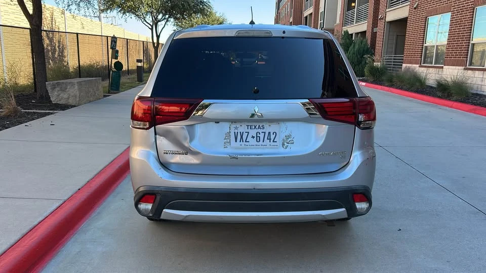 2016 Mitsubishi Outlander - Image 9 of 19
