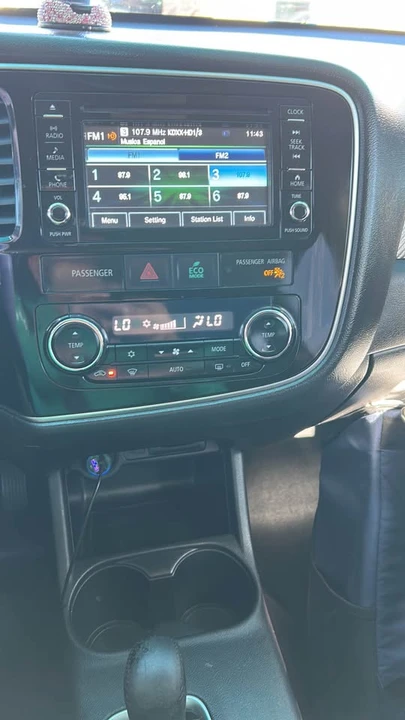 2016 Mitsubishi Outlander - Image 10 of 19