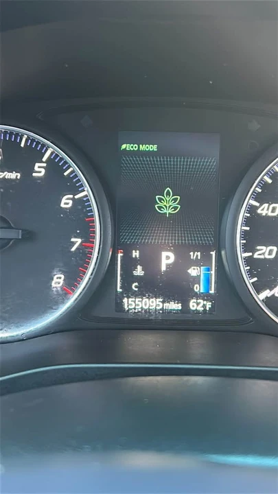 2016 Mitsubishi Outlander - Image 18 of 19