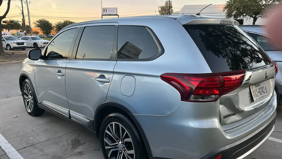 2016 Mitsubishi Outlander - Image 4 of 19