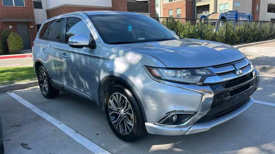 2016 Mitsubishi Outlander - Image 2 of 19