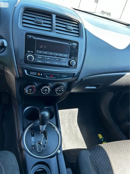 2016 Mitsubishi Outlander - Image 7 of 10