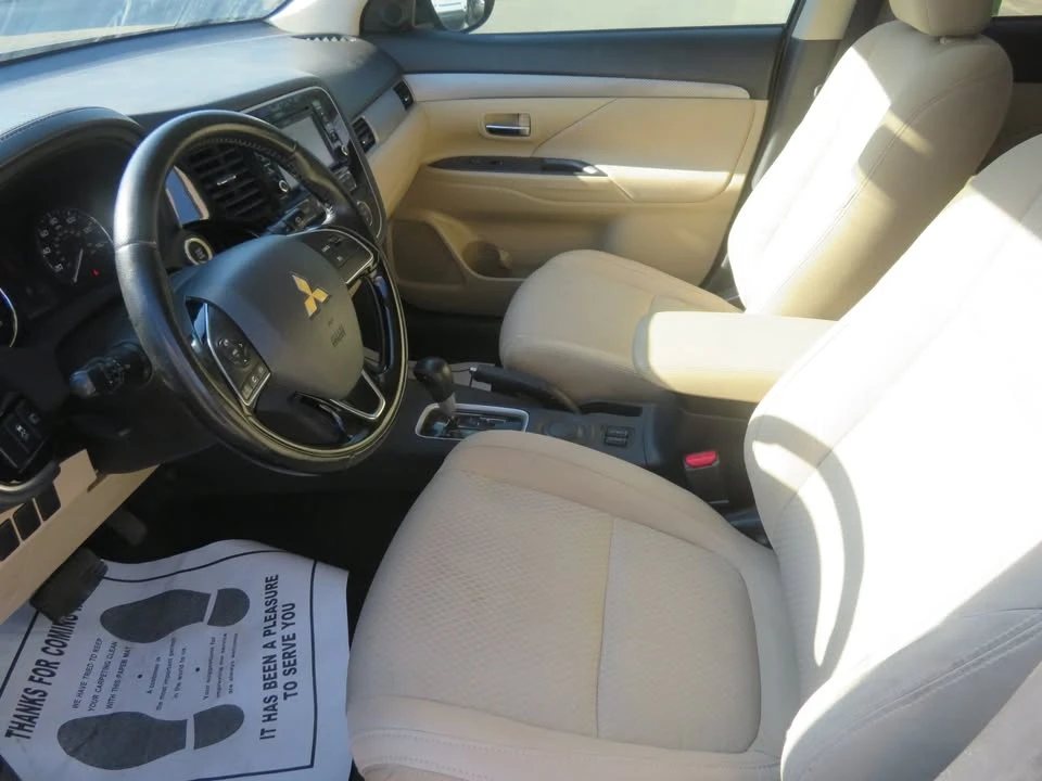 2016 Mitsubishi Outlander - Image 5 of 6