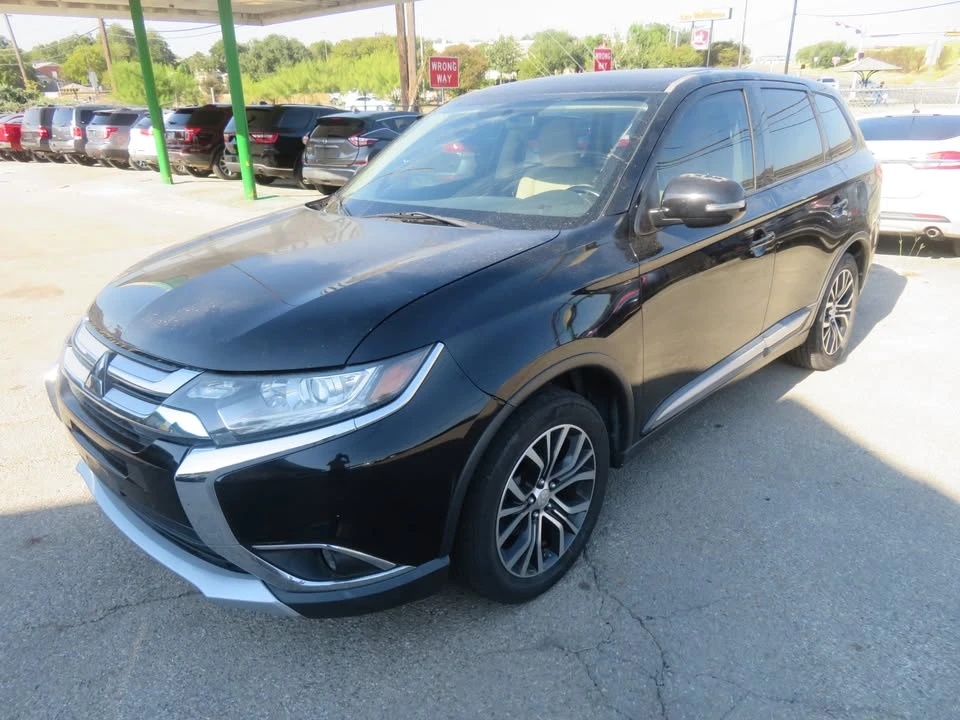 2016 Mitsubishi Outlander - Image 2 of 6