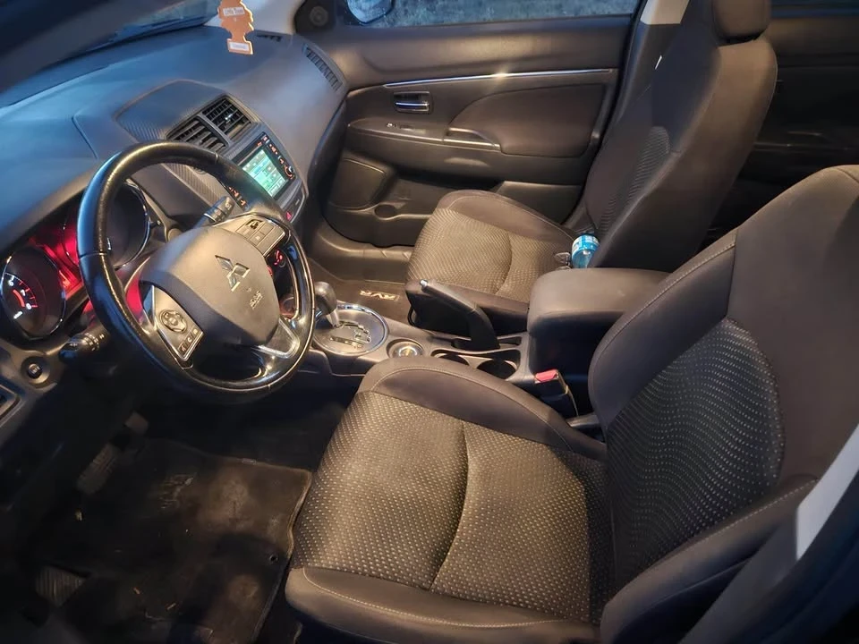 2016 Mitsubishi RVR - Image 10 of 12