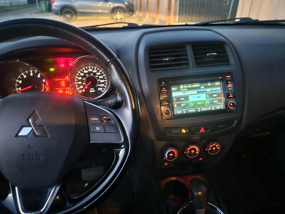 2016 Mitsubishi RVR - Image 8 of 12