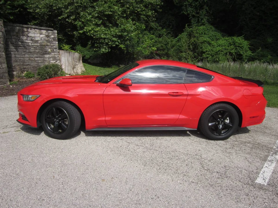 2016 Ford S550 Mustang - Image 2 of 19
