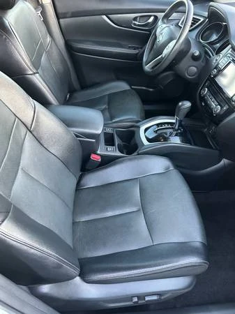 2016 Nissan Rogue - Image 8 of 18