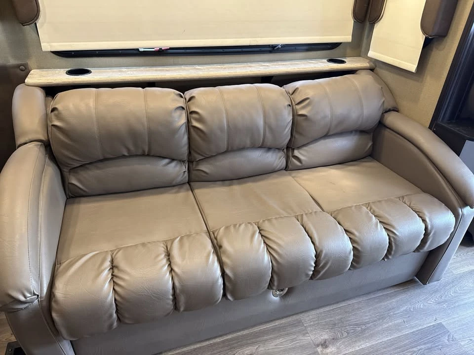 2016 Bentley - Image 12 of 20