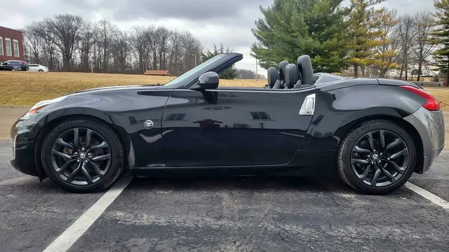 2016 Nissan 370Z Roadster 2D