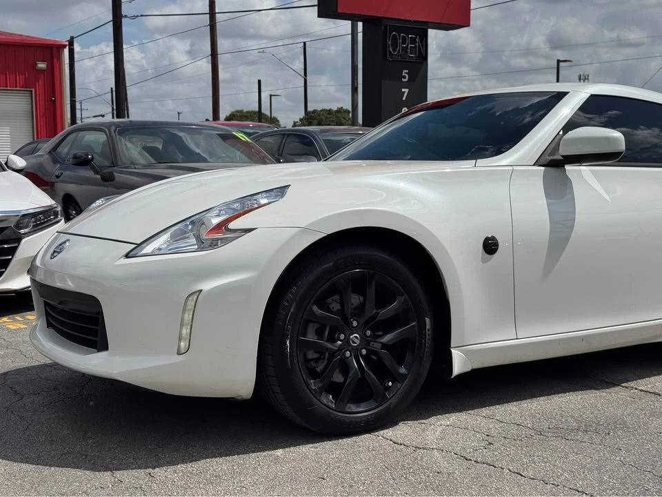2016 Nissan 370Z 6th Gen - Image 3 of 15