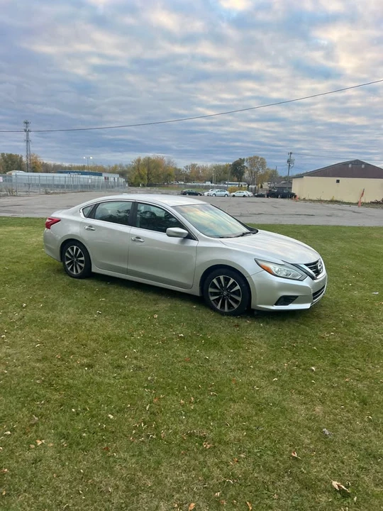 2016 Nissan Altima 5th Gen - Image 2 of 16