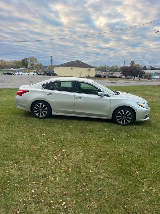 2016 Nissan Altima 5th Gen - Image 5 of 16