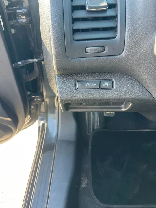 2016 Nissan Altima 5th Gen - Image 14 of 19