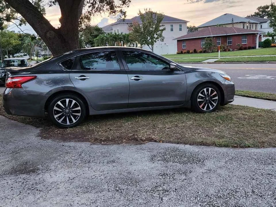 2016 Nissan Altima 5th Gen - Image 2 of 5