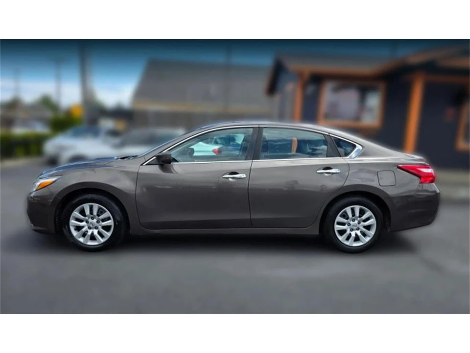 2016 Nissan Altima 5th Gen - Image 2 of 19