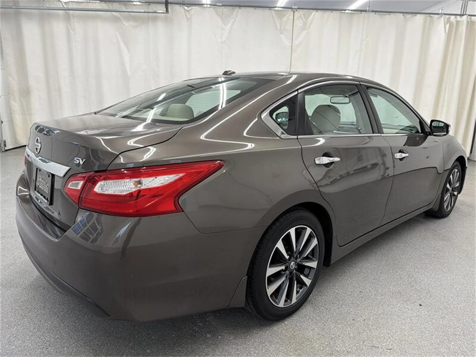 2016 Nissan Altima 5th Gen - Image 5 of 16