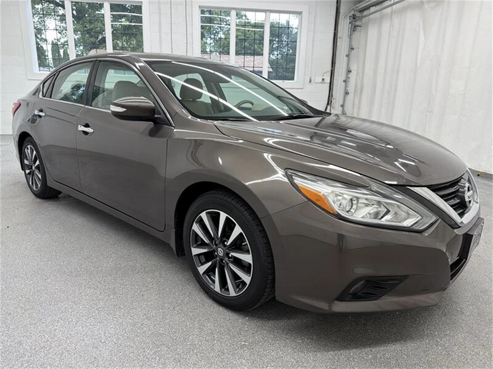 2016 Nissan Altima 5th Gen - Image 3 of 16