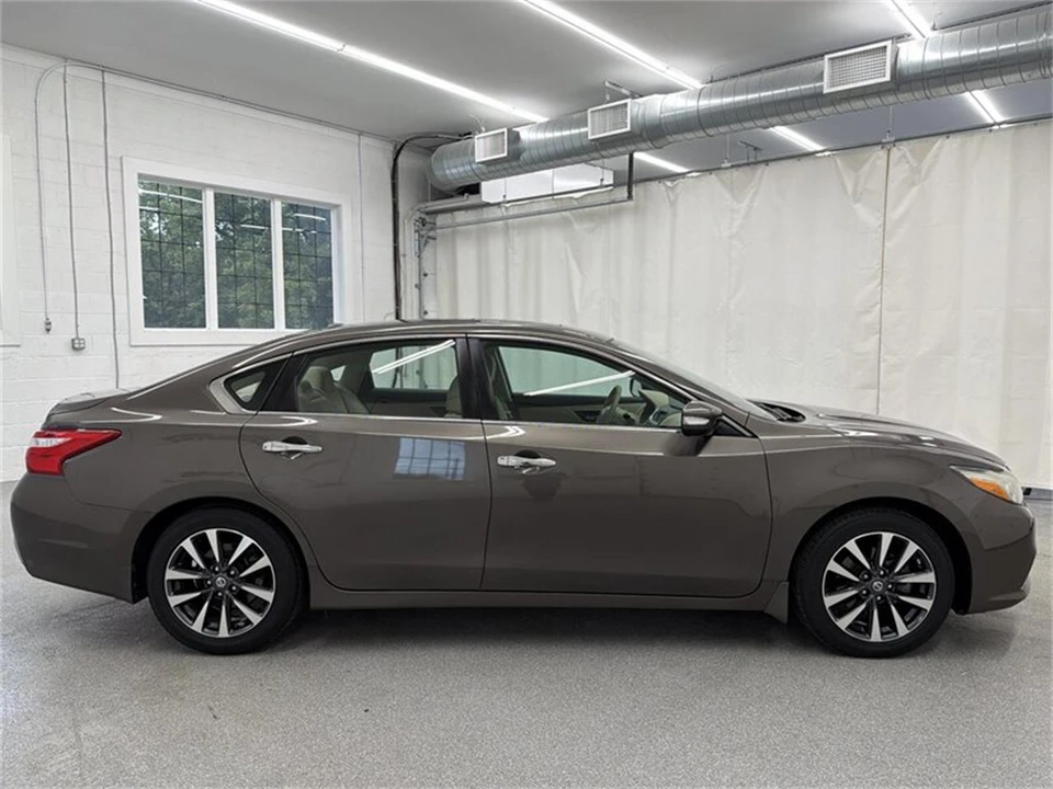 2016 Nissan Altima 5th Gen - Image 4 of 16