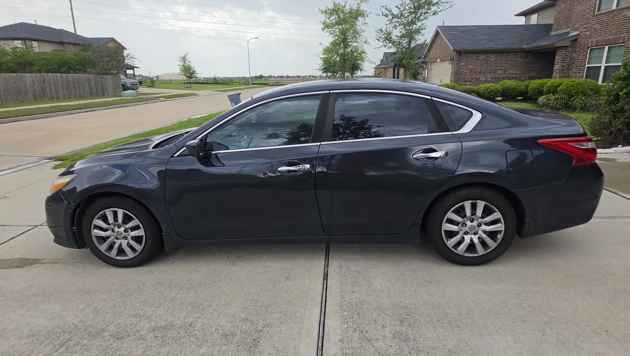 2016 Nissan Altima 5th Gen - Image 2 of 11