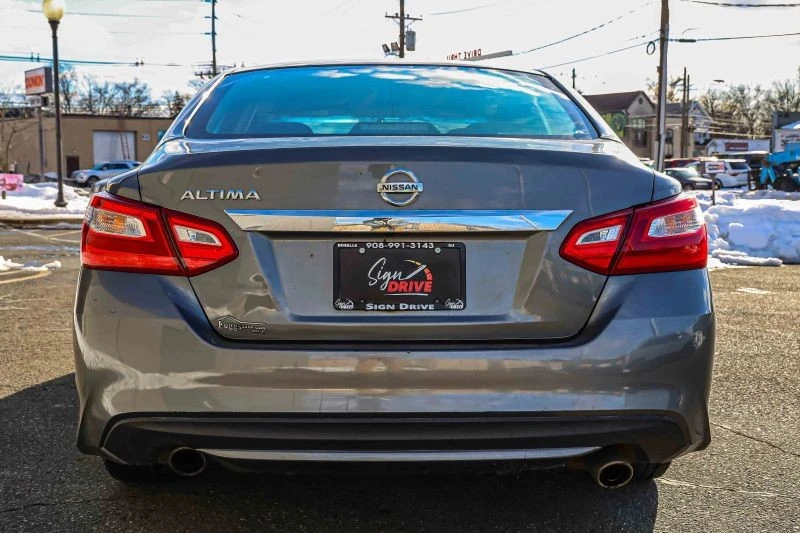 2016 Nissan Altima 5th Gen - Image 5 of 12
