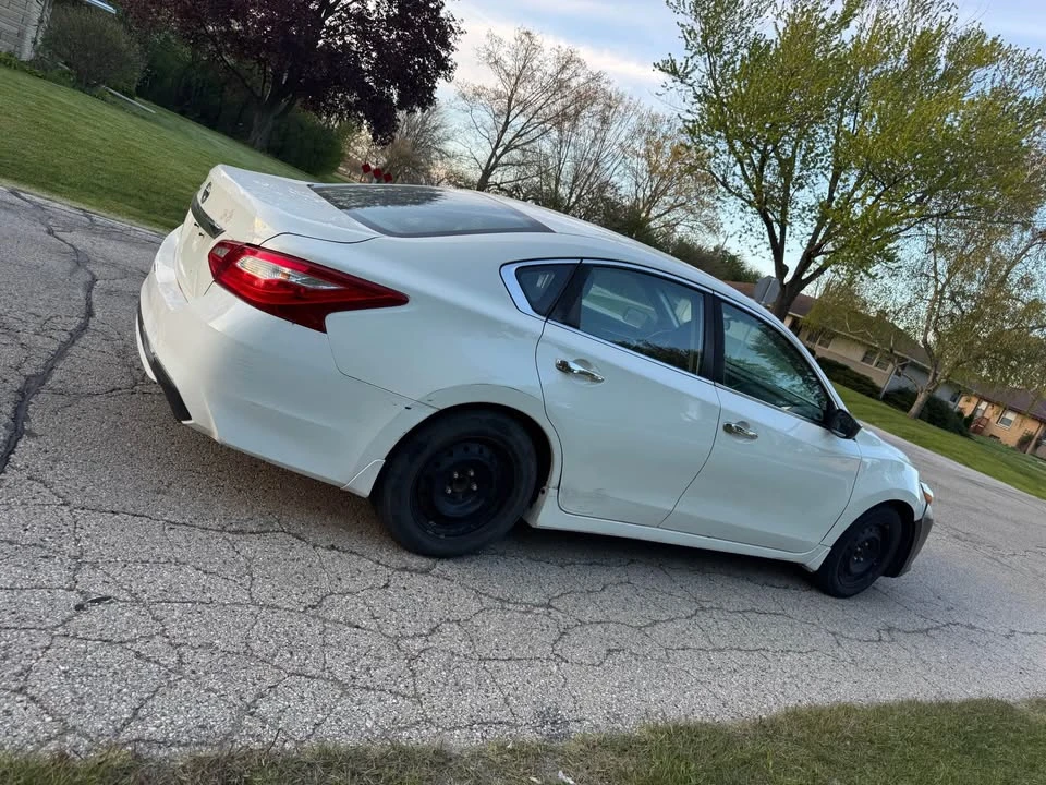 2016 Nissan Altima 5th Gen - Image 3 of 8