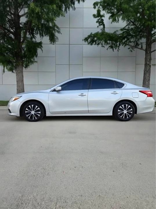 2016 Nissan Altima 5th Gen - Image 5 of 18