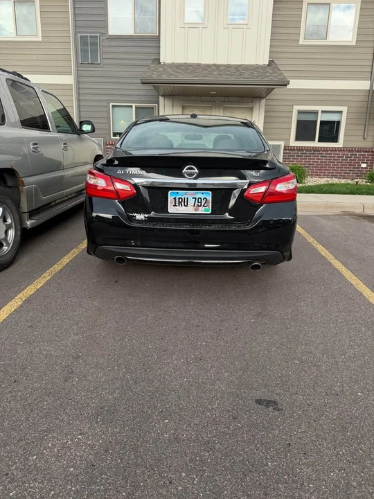 2016 Nissan Altima 5th Gen - Image 4 of 10