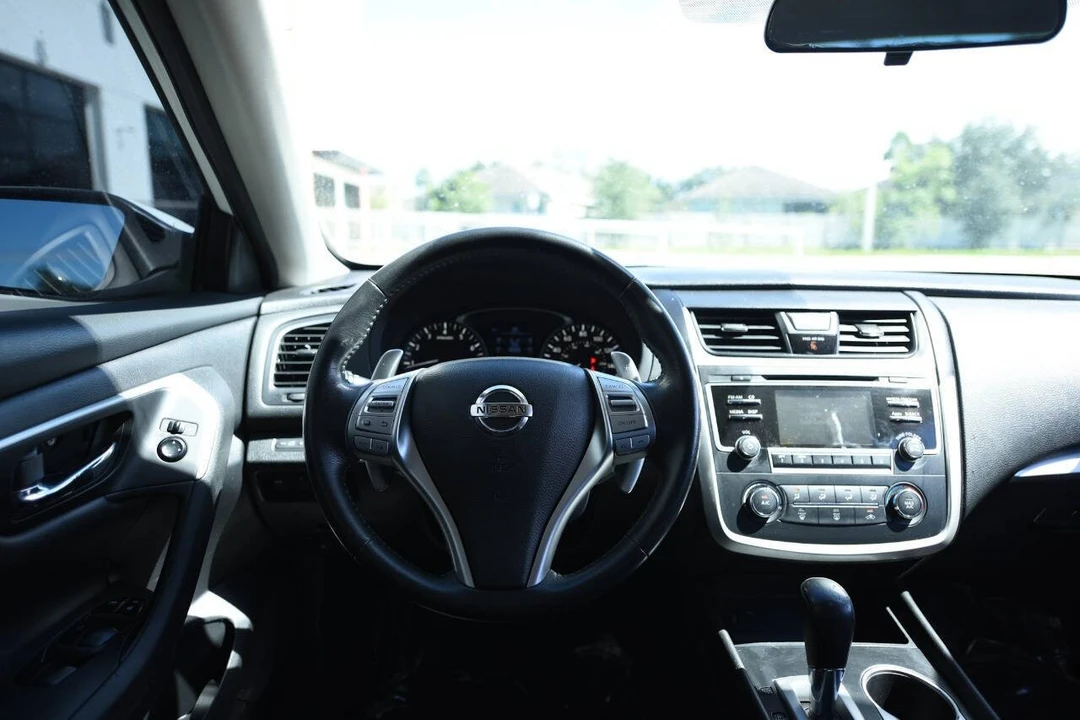 2016 Nissan Altima 5th Gen - Image 15 of 16