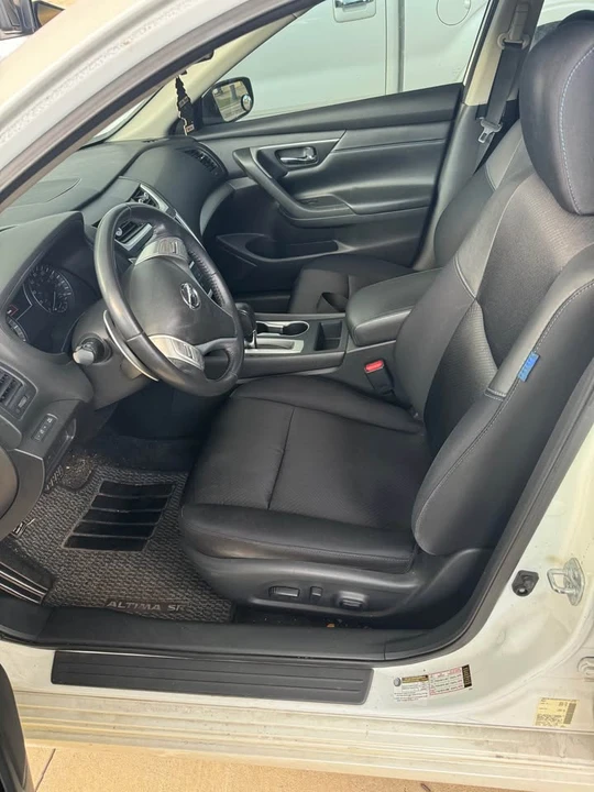2016 Nissan Altima 5th Gen - Image 5 of 10