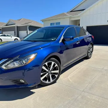 2016 Nissan Altima 2.5 SR Sedan 4D