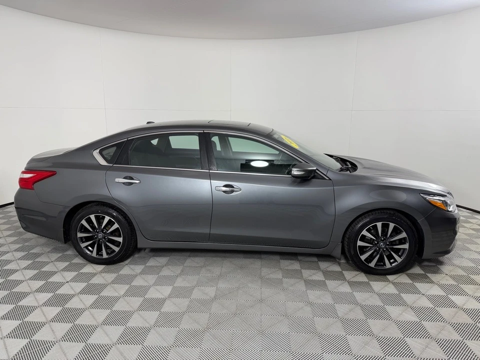 2016 Nissan Altima 5th Gen - Image 4 of 12