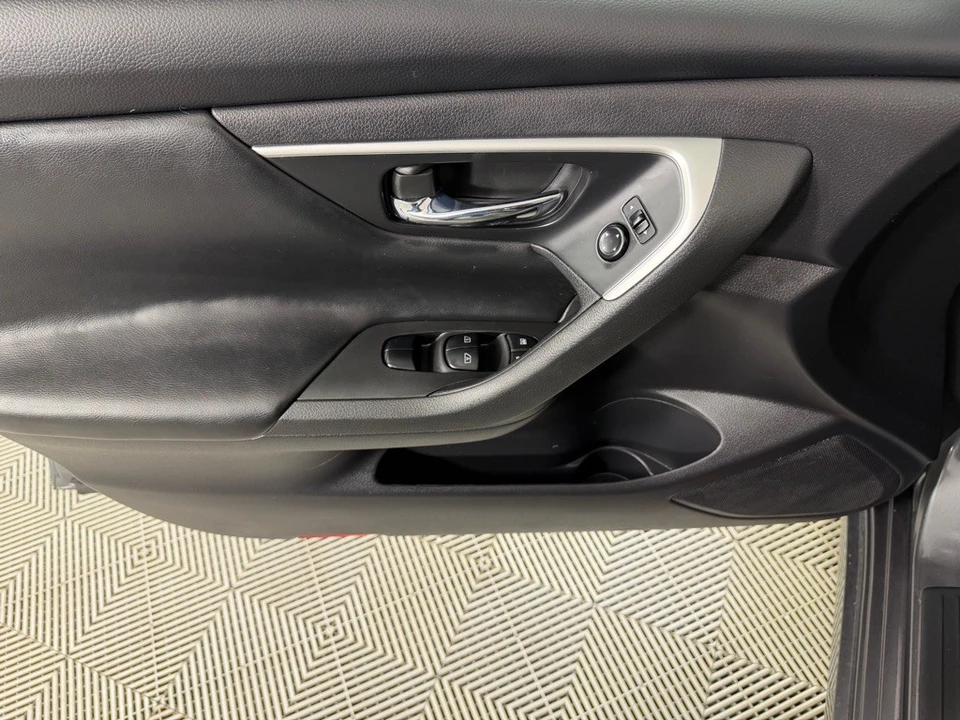 2016 Nissan Altima 5th Gen - Image 11 of 12