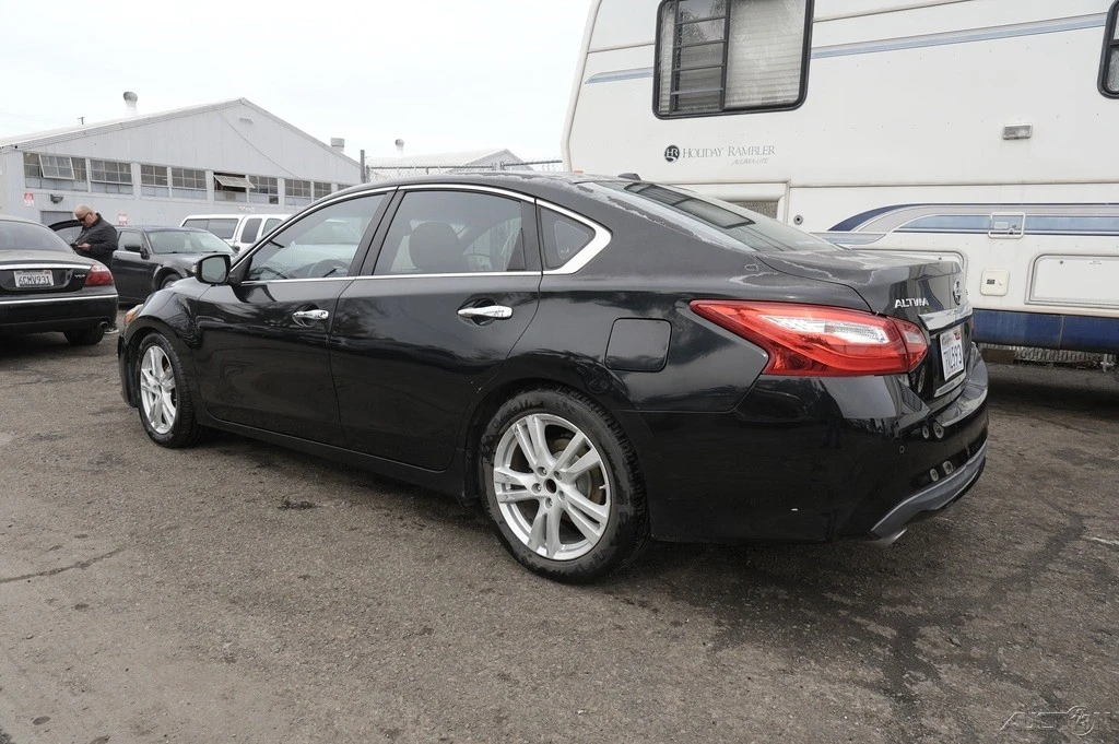 2016 Nissan Altima 5th Gen - Image 4 of 21