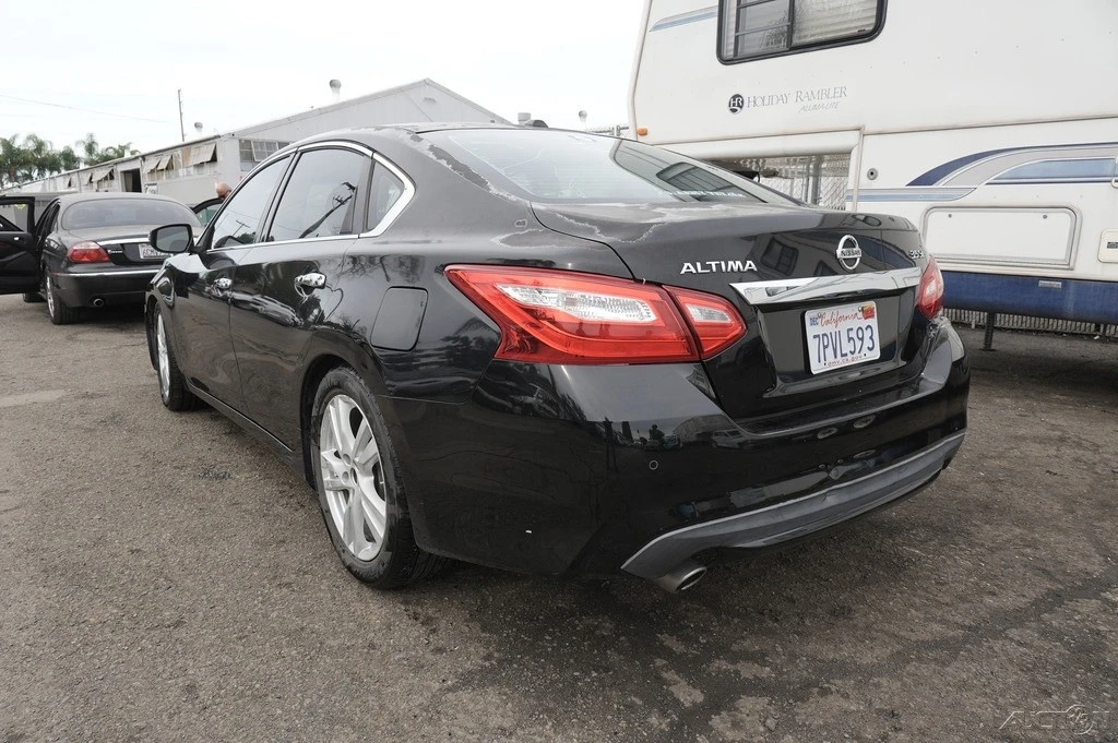 2016 Nissan Altima 5th Gen - Image 5 of 21