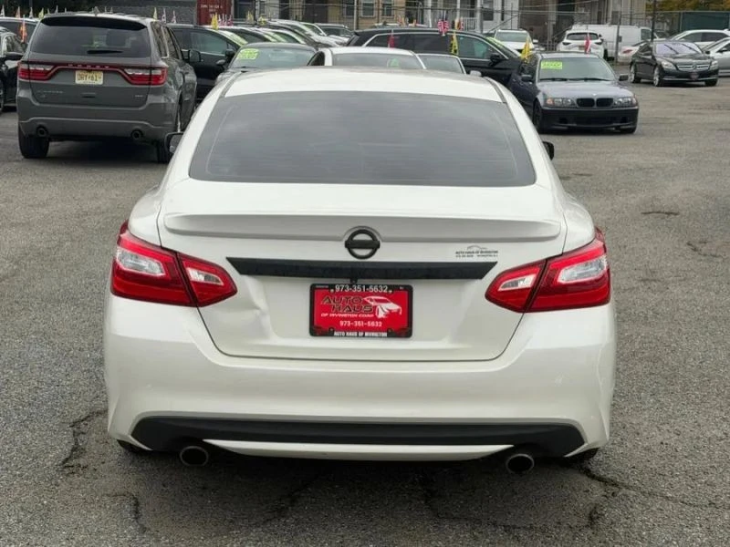 2016 Nissan Altima 5th Gen - Image 5 of 12