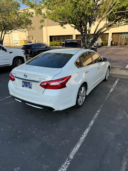 2016 Nissan Altima 5th Gen - Image 3 of 7