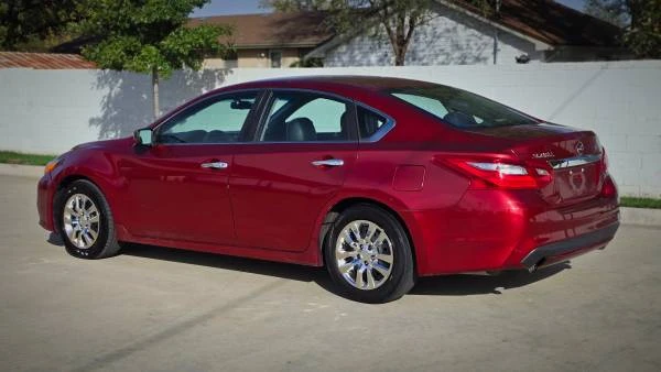 2016 Nissan Altima 5th Gen - Image 3 of 10