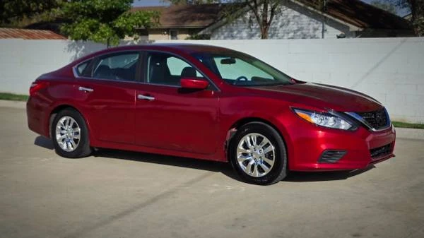 2016 Nissan Altima 5th Gen - Image 4 of 10