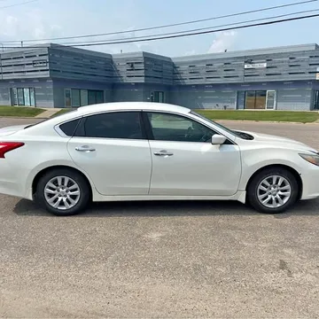 2016 Nissan Altima SV
